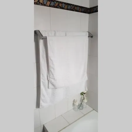 Camara House, Nyaraló Andíparosz